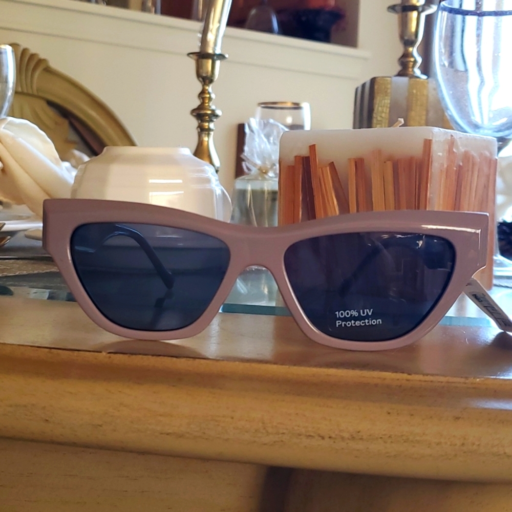 Cool Sunnies 😎